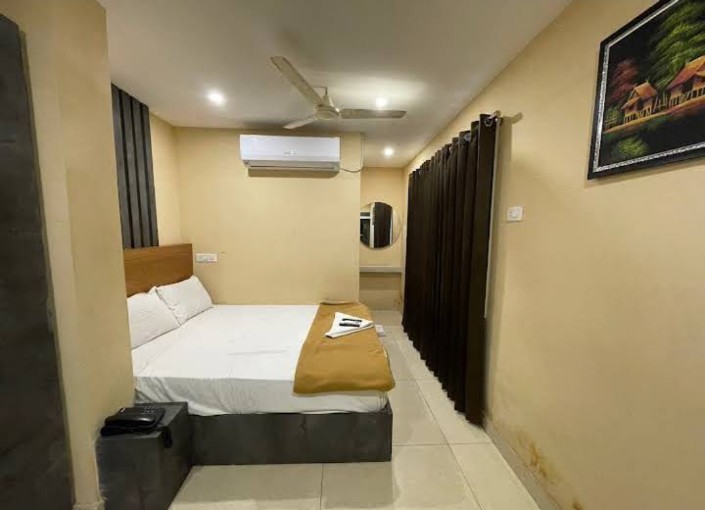 AC Room at Birla Dharamshala Ayodhya